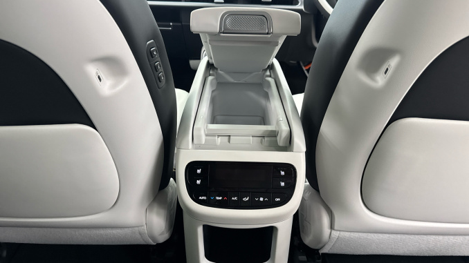 Hyundai IONIQ 9 314kW Calligraphy 110kWh 5dr AWD Auto Electric Estate - Image 37